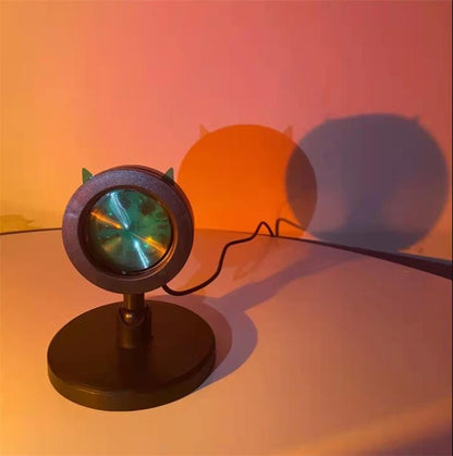 Frendorf | Katze Ohren Schreibtisch Sonnenuntergang Lampe