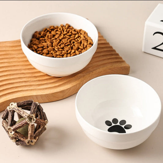Niederschwellige Keramikkatzenfutterschüssel mit Ständer