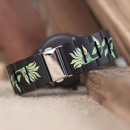 Frendorf | Bamboo Holzuhr für Frauen mit besticktem Zifferblatt