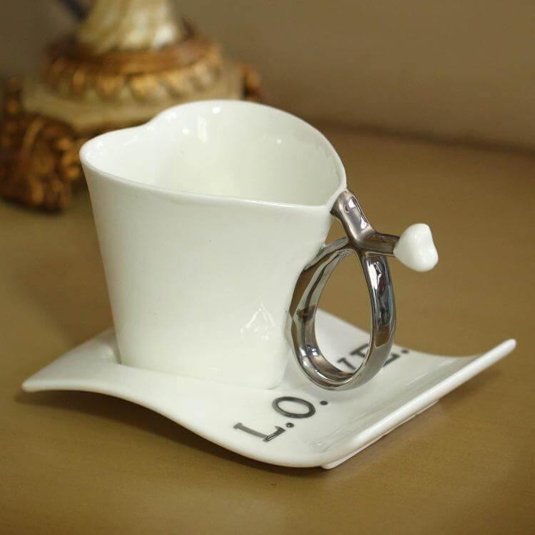 Herzförmige süße Keramikkaffee-Tasse