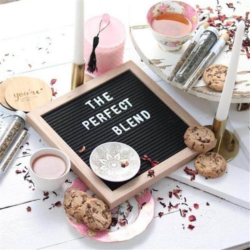Frendorf | LettraGlow Premium Buchstabenbrett | Personalisierte Botschaften | Vintage Letter Board für Zuhause & Büro