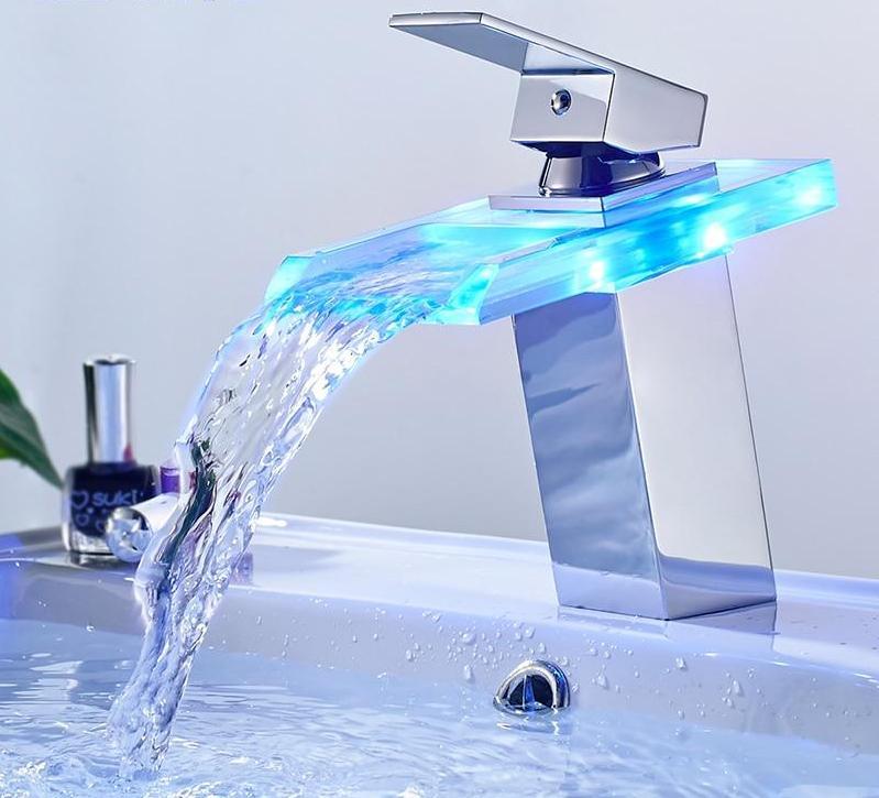 Frendorf | AquaNova LED Wasserhahn | Farbwechsel nach Wassertemperatur | Modernes Design | Langlebig & Sicher