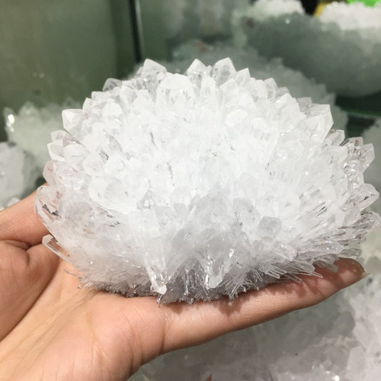 Heilender natürlicher weißer Kristallcluster
