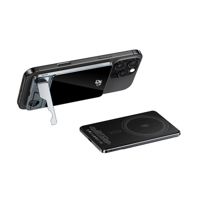 Frendorf | Slim Power Bank mit Stand – Magnetisches Laden & Leistungsanzeige