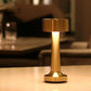 Frendorf | Helle Eleganz für Ihre Restaurantbar mit der Tischlampe
