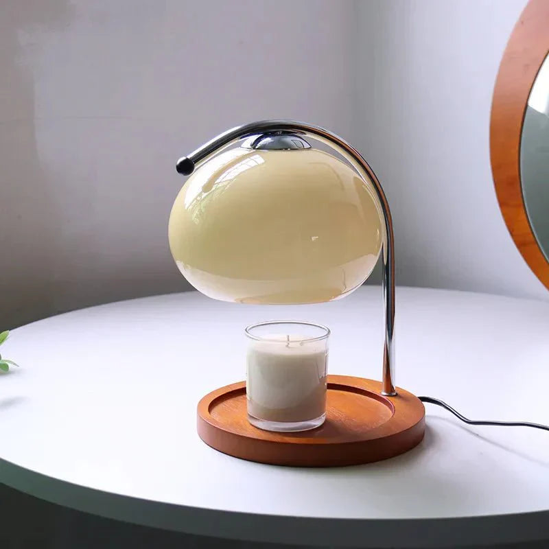 Tischlampe aus Glas im Retro-Stil mit Ständer