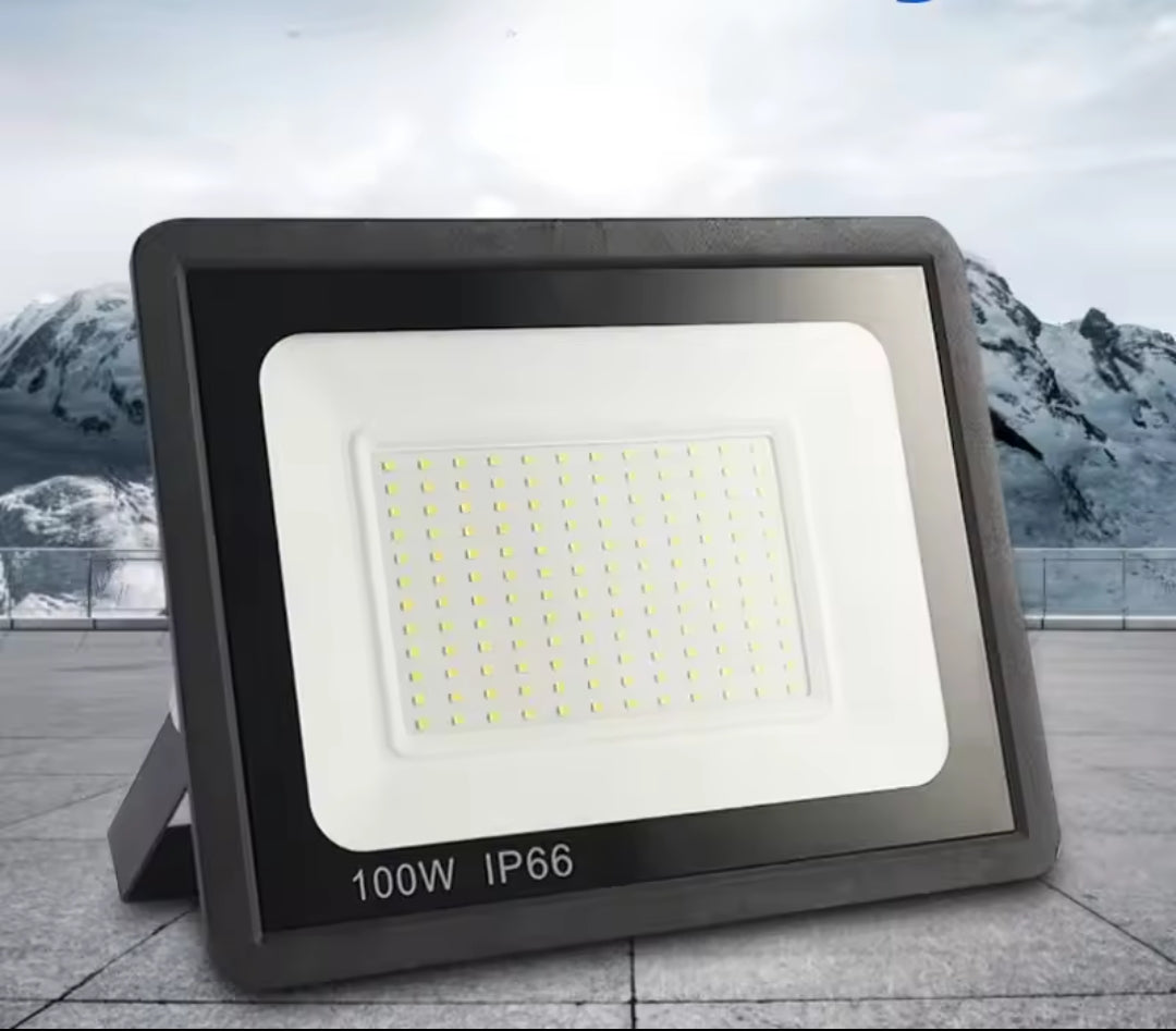 Frendorf | 100W Flutlichtanlagen