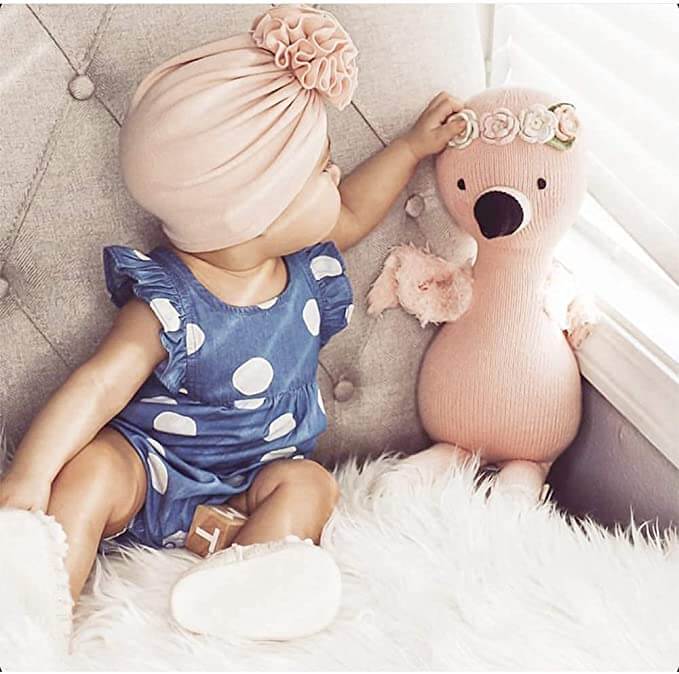 Frendorf | Weiche Baby-Turbanmütze mit Rüschendetail – KuschelGlanz (1+1 Gratis)
