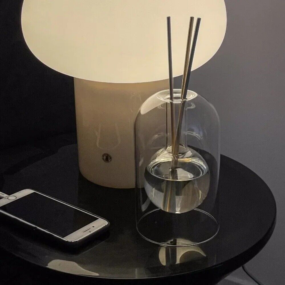AromaLuxe – Eleganter Duftdiffusor mit Minimalistischem Design für Eine Beruhigende Atmosphäre