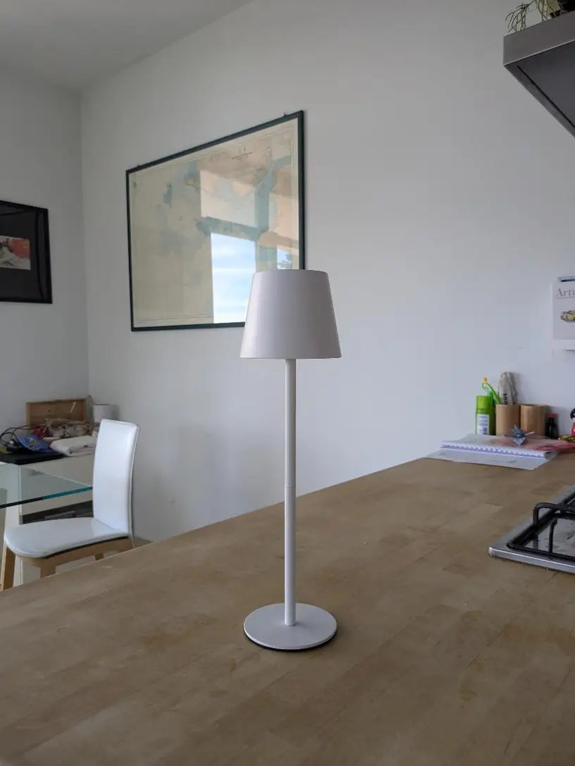 Frendorf LED Tischlampe – Kabellos, Touch-Bedienung & Dimmbares Licht