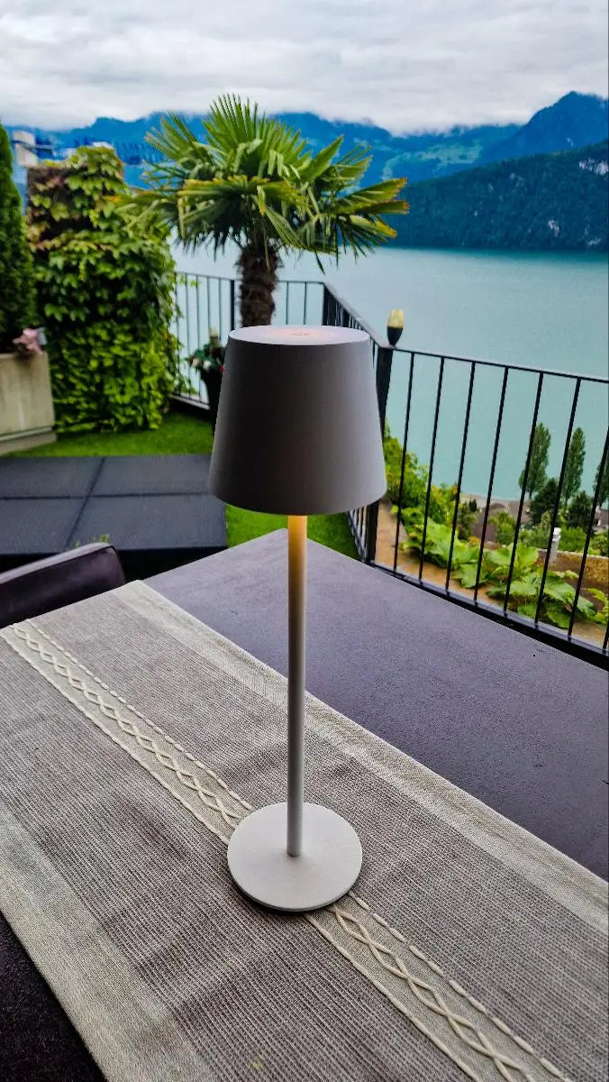 Frendorf LED Tischlampe – Kabellos, Touch-Bedienung & Dimmbares Licht