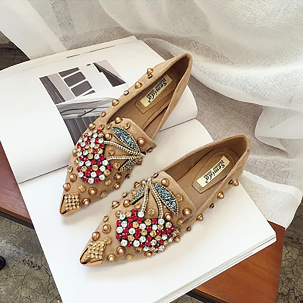 Frendorf | Luxuriöse flache Schuhe mit spitzer Spitze und Strasssteinen aus Kirschmetall