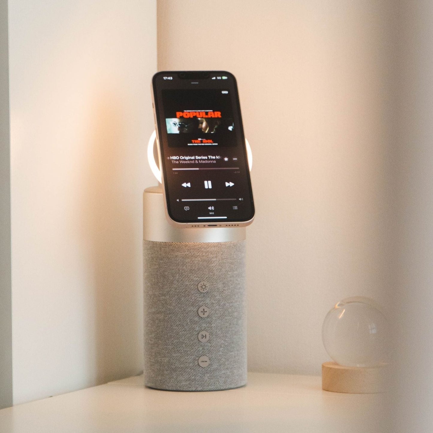 Frendorf | 2-in-1 MagSafe Ladegerät mit Bluetooth-Lautsprecher und Powerbank