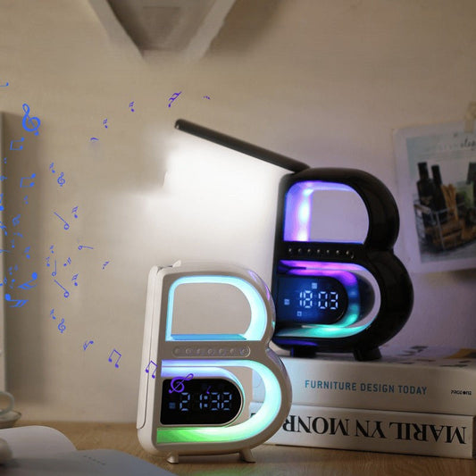 Frendorf | BrightB - LED-Buchstabenlampe B mit Uhr und Regal