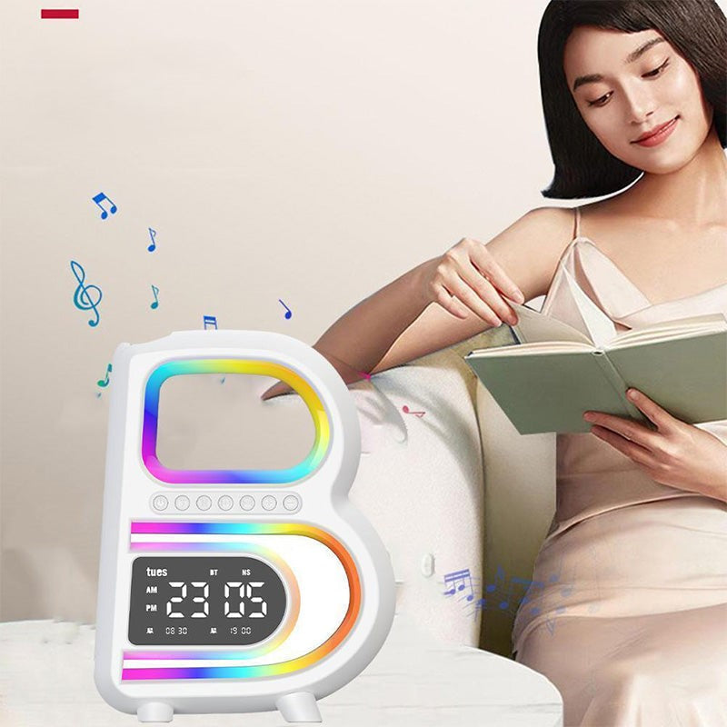 Frendorf | BrightB - LED-Buchstabenlampe B mit Uhr und Regal