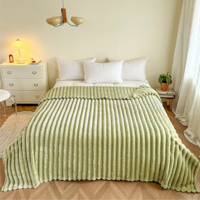 Frendorf | CosyLuxe – Kuscheldecke aus dickem Kaninchenplüsch & Milchsamt (inkl. 2 Kissenbezüge)