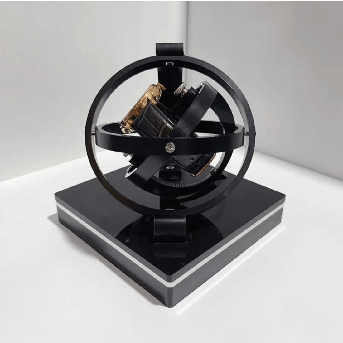 Frendorf | Uhrenhalter - Heben Sie Ihre Uhr und Ihr Interieur auf ein höheres Niveau