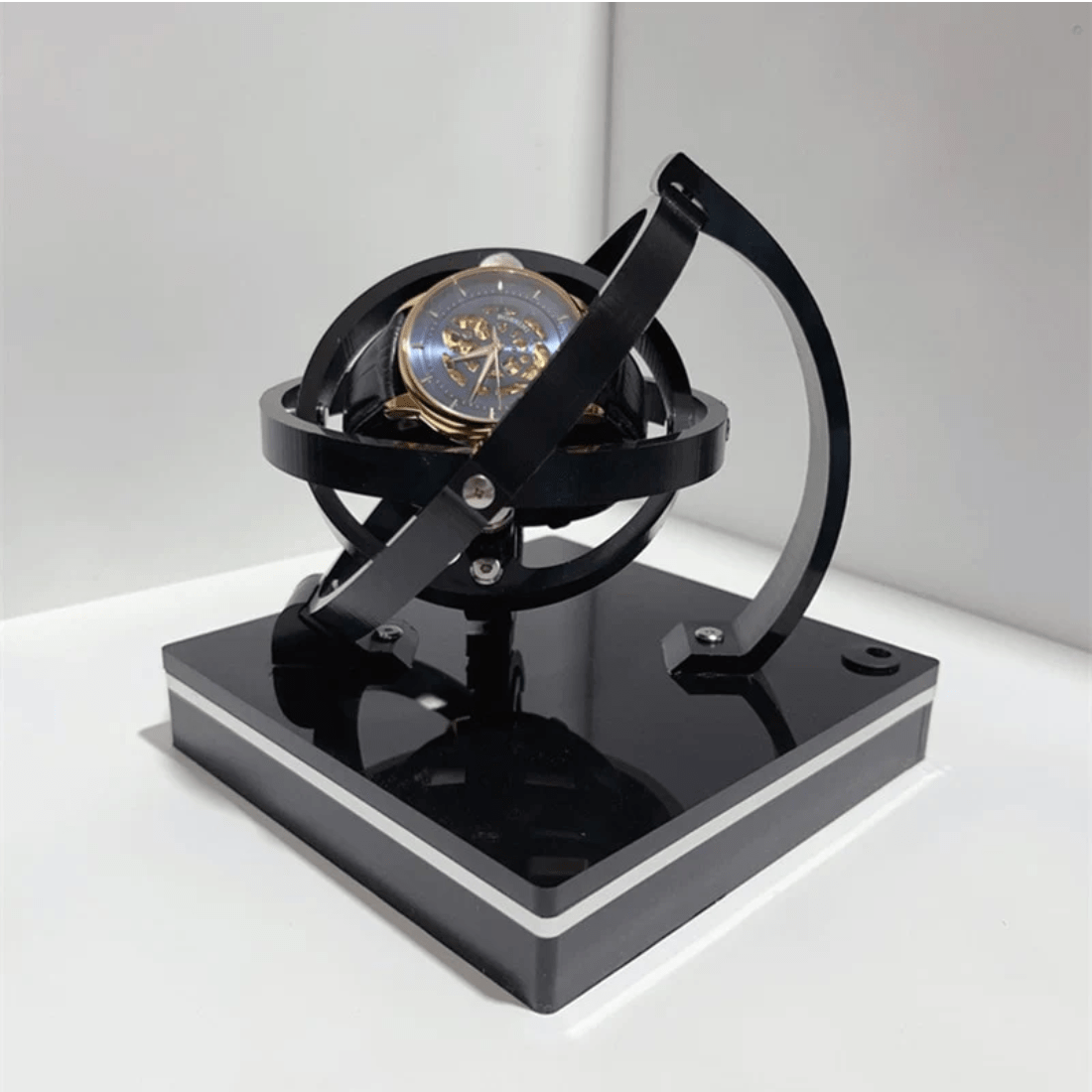 Frendorf | Uhrenhalter - Heben Sie Ihre Uhr und Ihr Interieur auf ein höheres Niveau