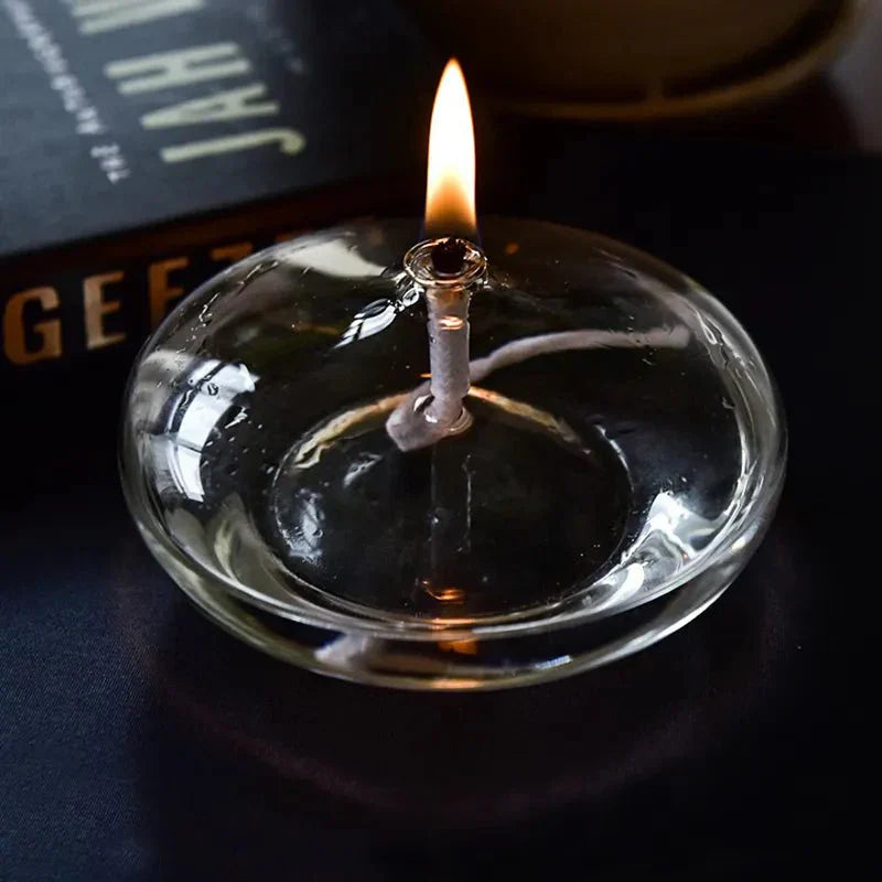Transparente Öllampe aus Glas als Kerzenständer