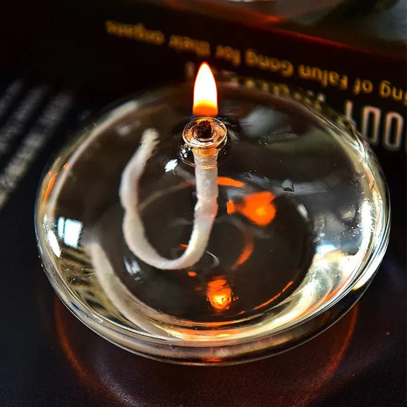 Transparente Öllampe aus Glas als Kerzenständer