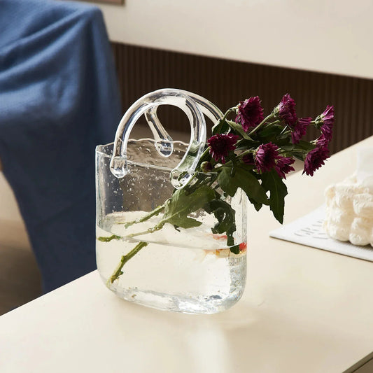Transparente pastellfarbene Vase in Handtaschenform