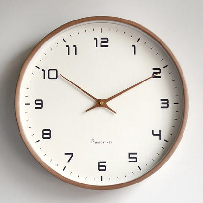 Minimalistische Wanduhr | Metall & Harz