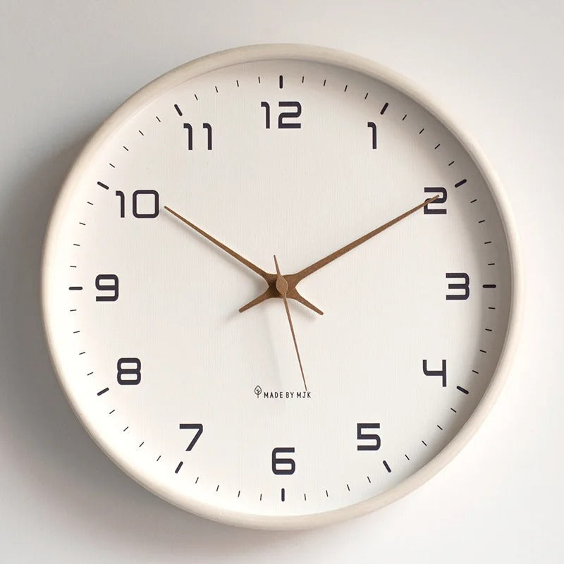 Minimalistische Wanduhr | Metall & Harz