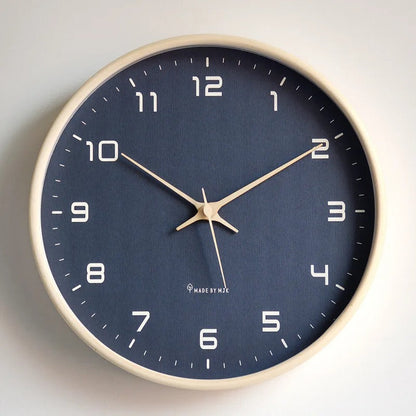 Minimalistische Wanduhr | Metall & Harz