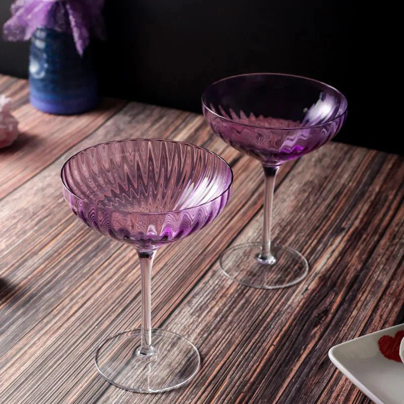 Vertikale gerippte Muster lila Glas