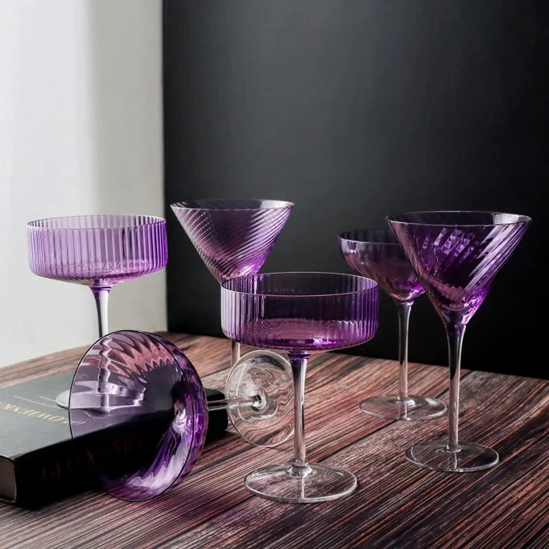 Vertikale gerippte Muster lila Glas