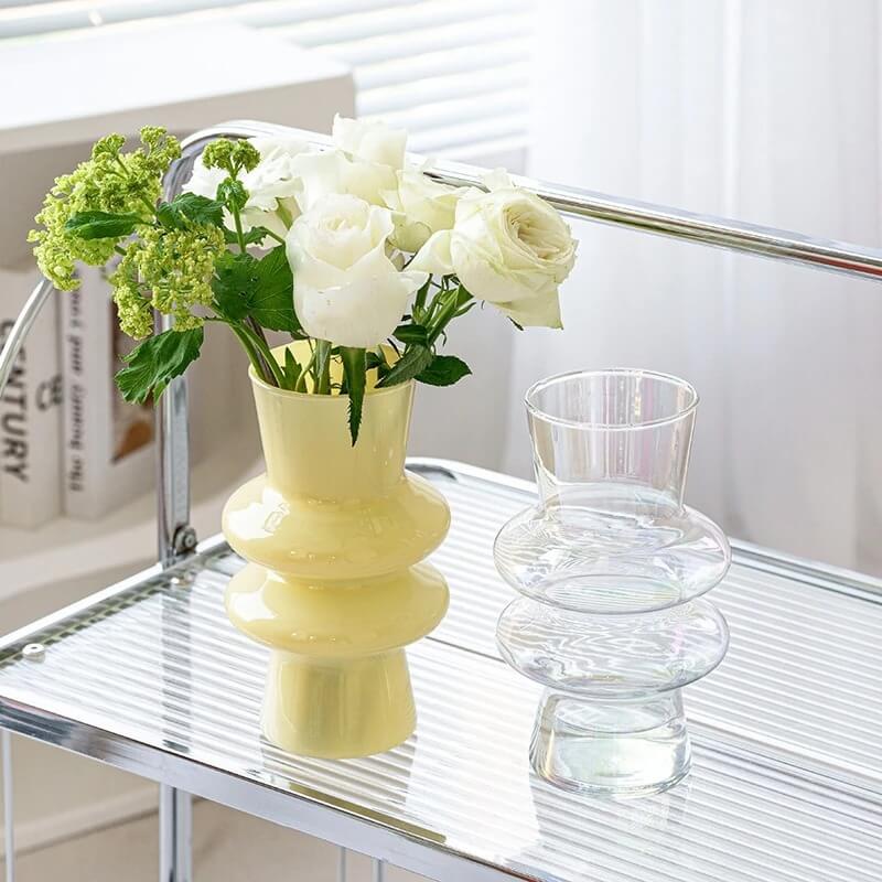 Wellenförmige Glasblumenvase