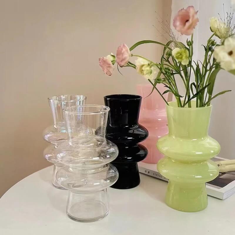 Wellenförmige Glasblumenvase