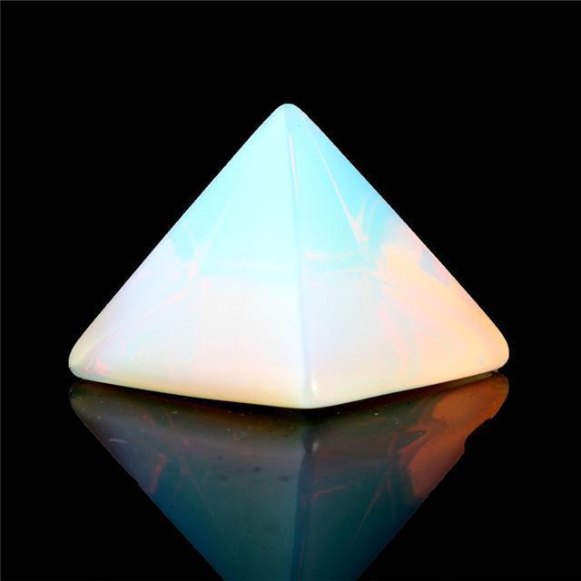 Kristallgemeißelter Pyramide