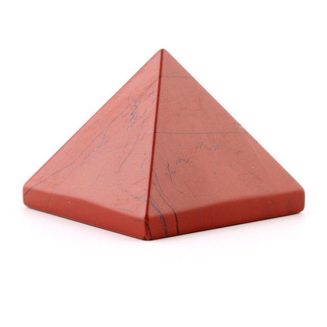 Kristallgemeißelter Pyramide