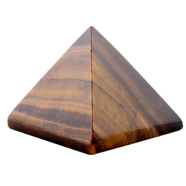 Kristallgemeißelter Pyramide