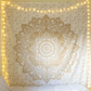 Frendorf | MandalaLuxe Goldener Wandteppich | Spirituelle Wanddeko | Boho & Meditationsstil | Hochwertiger Druck