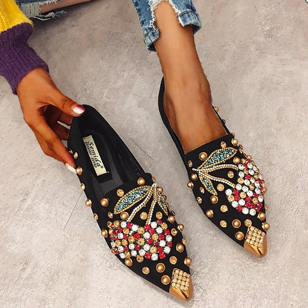 Frendorf | Luxuriöse flache Schuhe mit spitzer Spitze und Strasssteinen aus Kirschmetall