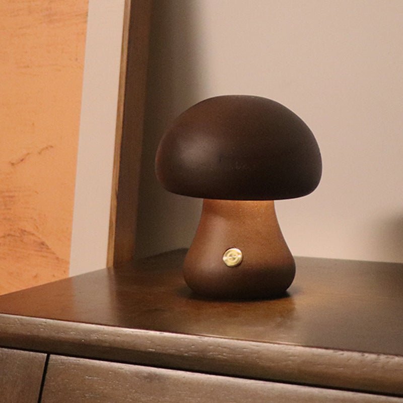 Holz geschnitzte Pilzlampe
