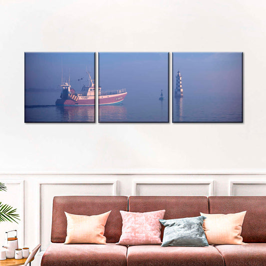 Frendorf | Misty Sunrise und Angelboot in Loctudy Wandkunst