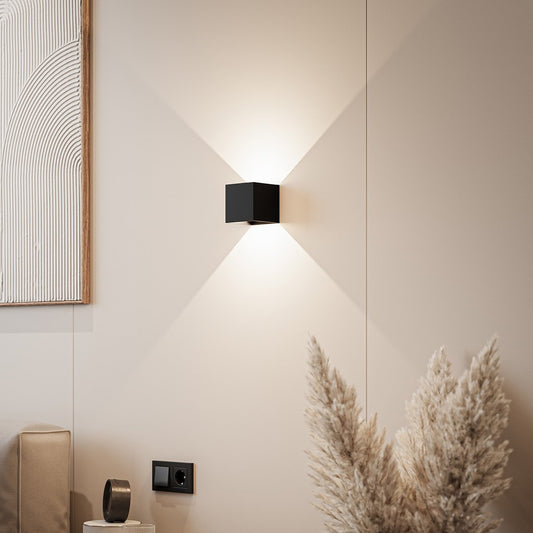 LumiGuard - LED Wandleuchte mit Warmlicht