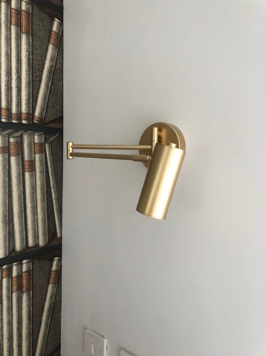 Frendorf | Elegante Eisen Wandlampe zur Beleuchtung und Dekoration Ihres Interieurs