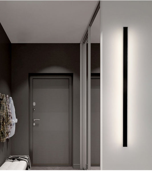 Lineare minimalistische und moderne Wandleuchte