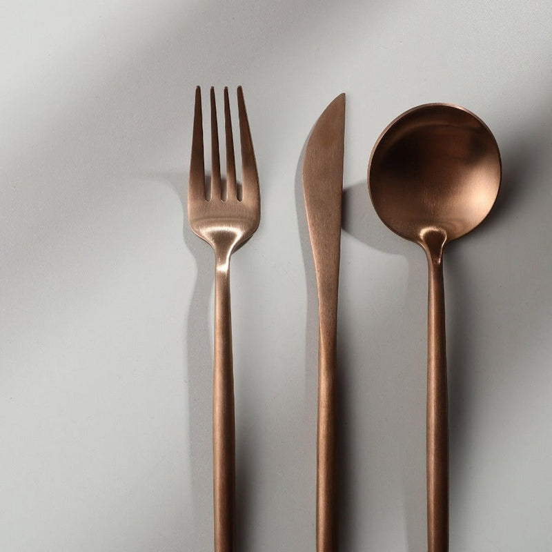 Besteck Gold Set für 8 Personen in mattem Design, auch in Roségold und Schwarz matt erhältlich