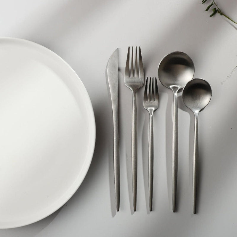 Besteck Gold Set für 8 Personen in mattem Design, auch in Roségold und Schwarz matt erhältlich
